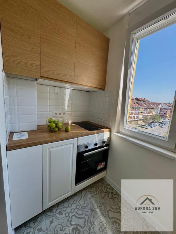 Slika 7 - PRODAJE SE NOV- KOMPLETNO SREĐEN JEDNOSOBAN STAN U NOVOM SADU- NOVO NASELJE