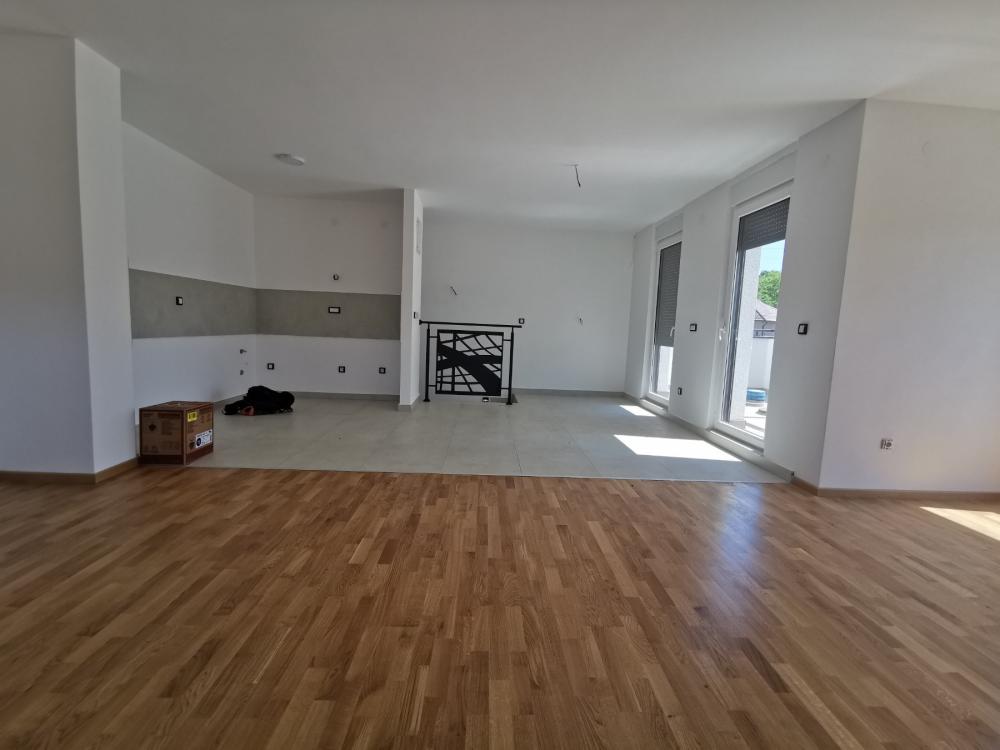 Slika 2 - Stan,NOVI SAD,SREMSKA KAMENICA,kv: 124.00, € 281000, ID: 1056867