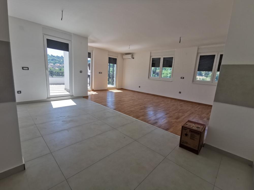 Slika 1 - Stan,NOVI SAD,SREMSKA KAMENICA,kv: 124.00, € 281000, ID: 1056867