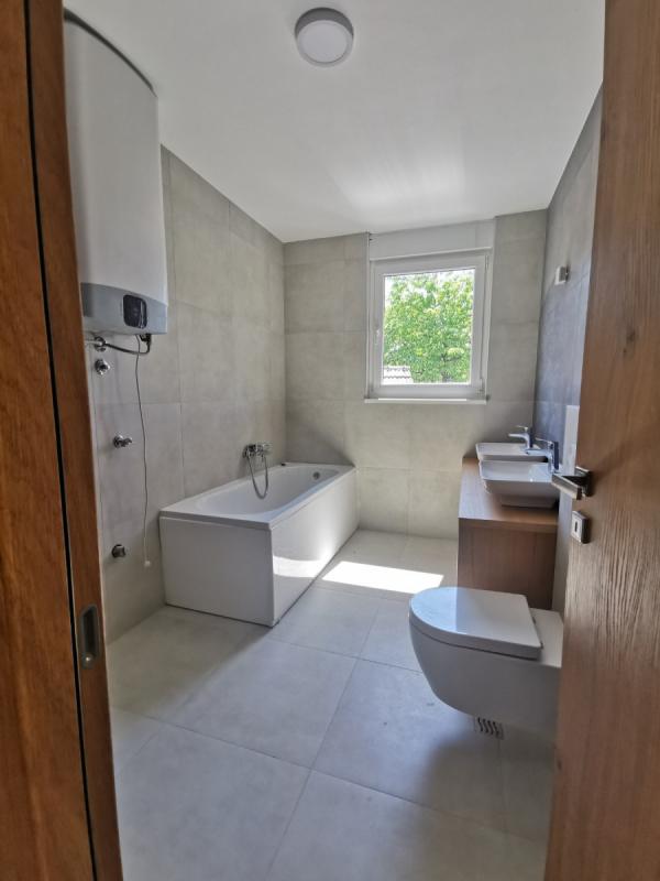 Slika 11 - Stan,NOVI SAD,SREMSKA KAMENICA,kv: 124.00, € 281000, ID: 1056867