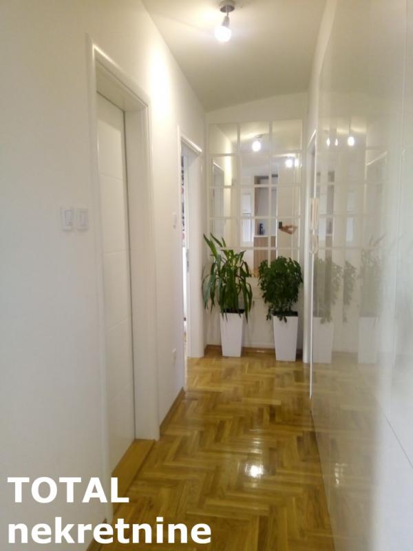 Slika 11 - Stan,NOVI SAD,BULEVAR,kv: 89.00, € 205000, ID: 1101222