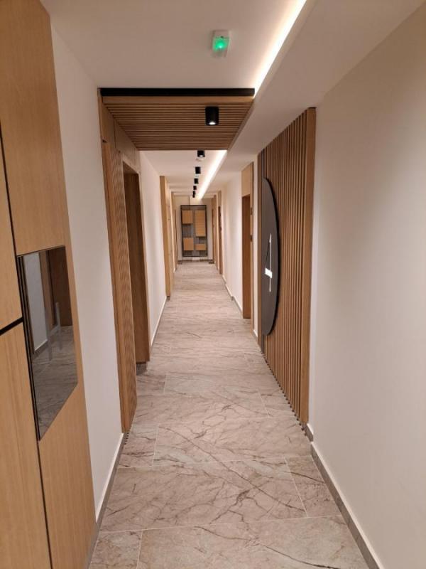 Glavna slika -Nov dvoiposoban stan Square Garden