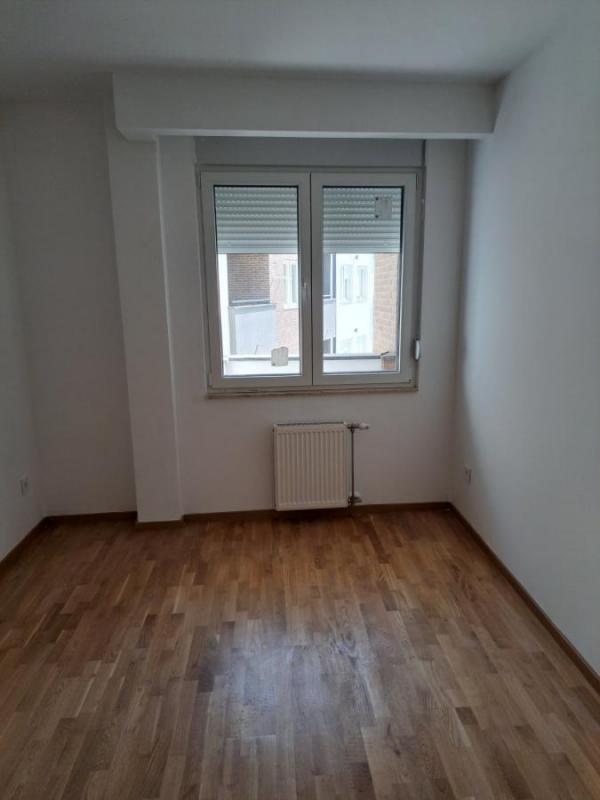 Slika 8 - Nov dvoiposoban stan Square Garden