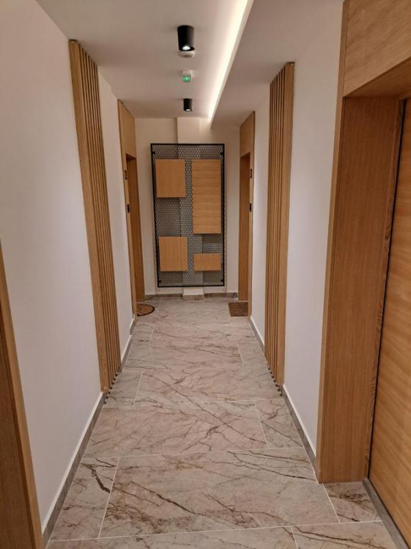 Slika 1 - Nov dvoiposoban stan Square Garden