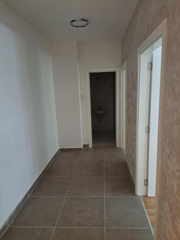 Slika 6 - Nov dvoiposoban stan Square Garden