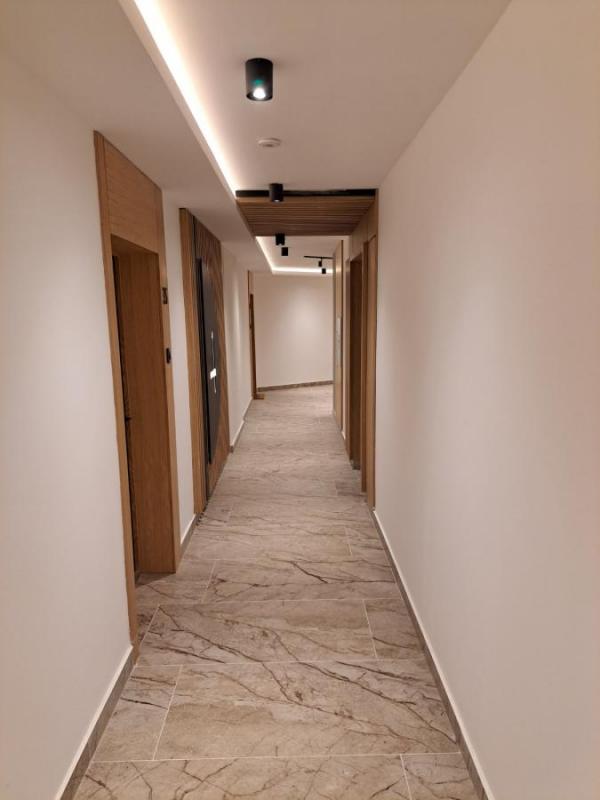 Slika 2 - Nov dvoiposoban stan Square Garden