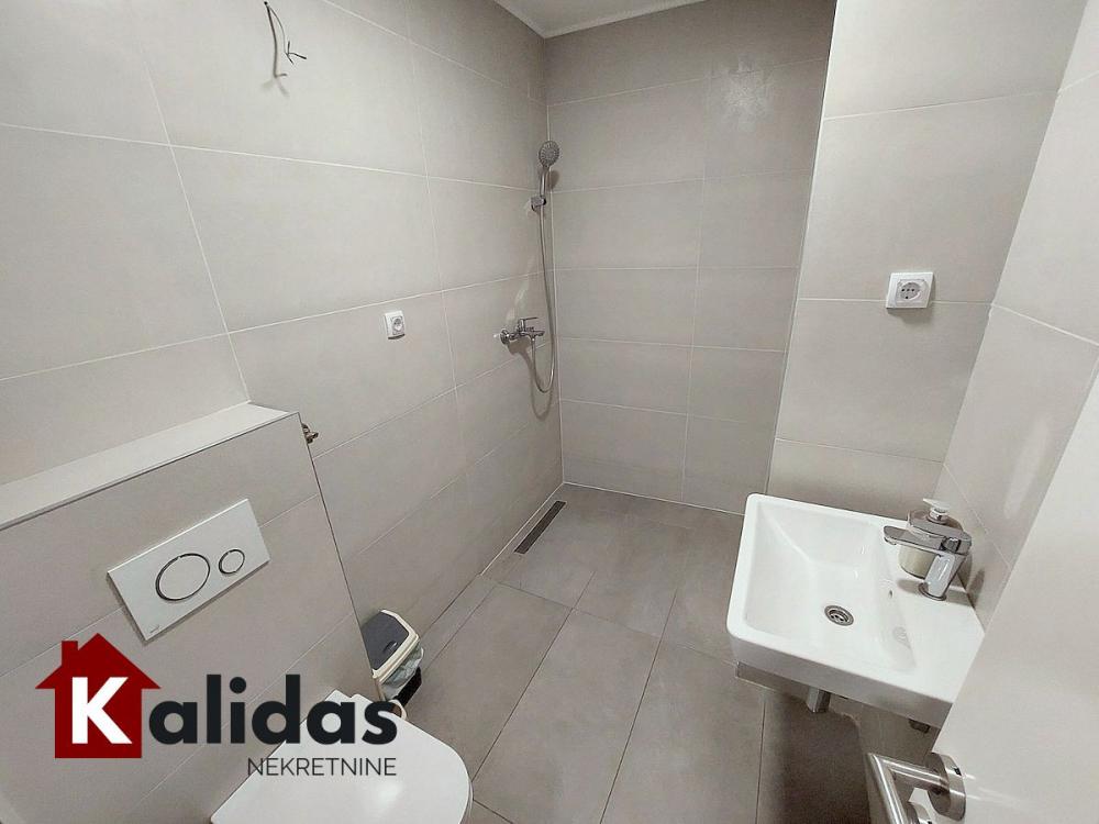 Slika 10 - Stan,NOVI SAD,TELEP,kv: 45, € 122360, ID: 1008036