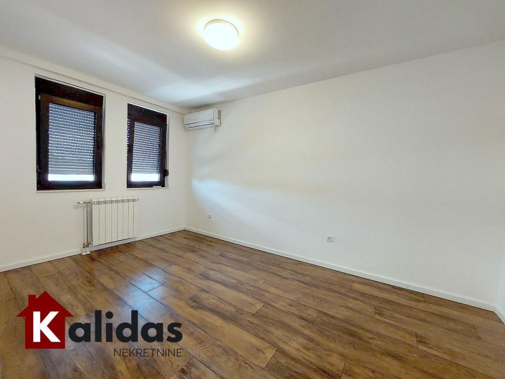 Slika 6 - Stan,NOVI SAD,TELEP,kv: 45, € 122360, ID: 1008036