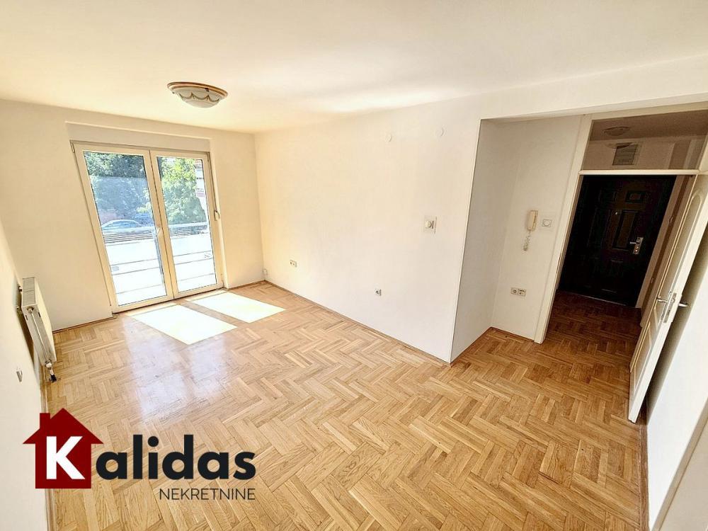 Glavna slika -Stan,NOVI SAD,NOVA DETELINARA,kv: 32, € 85000, ID: 1008037
