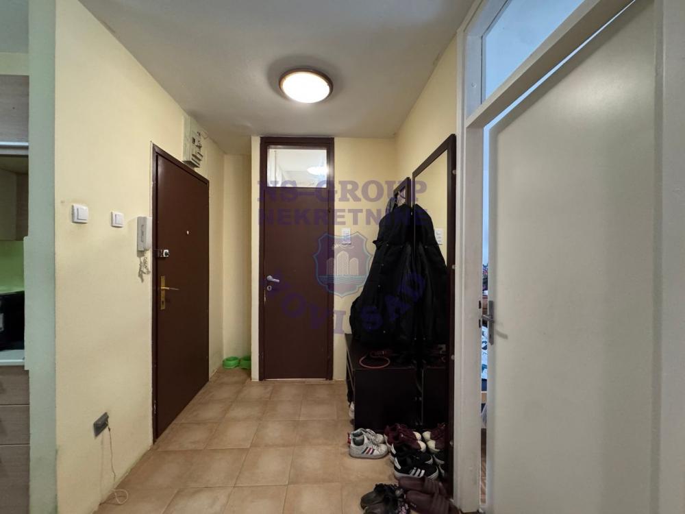 Slika 5 - Prodaje se dvoiposoban stan na Novom Naselju. Agencijska šifra : 547742