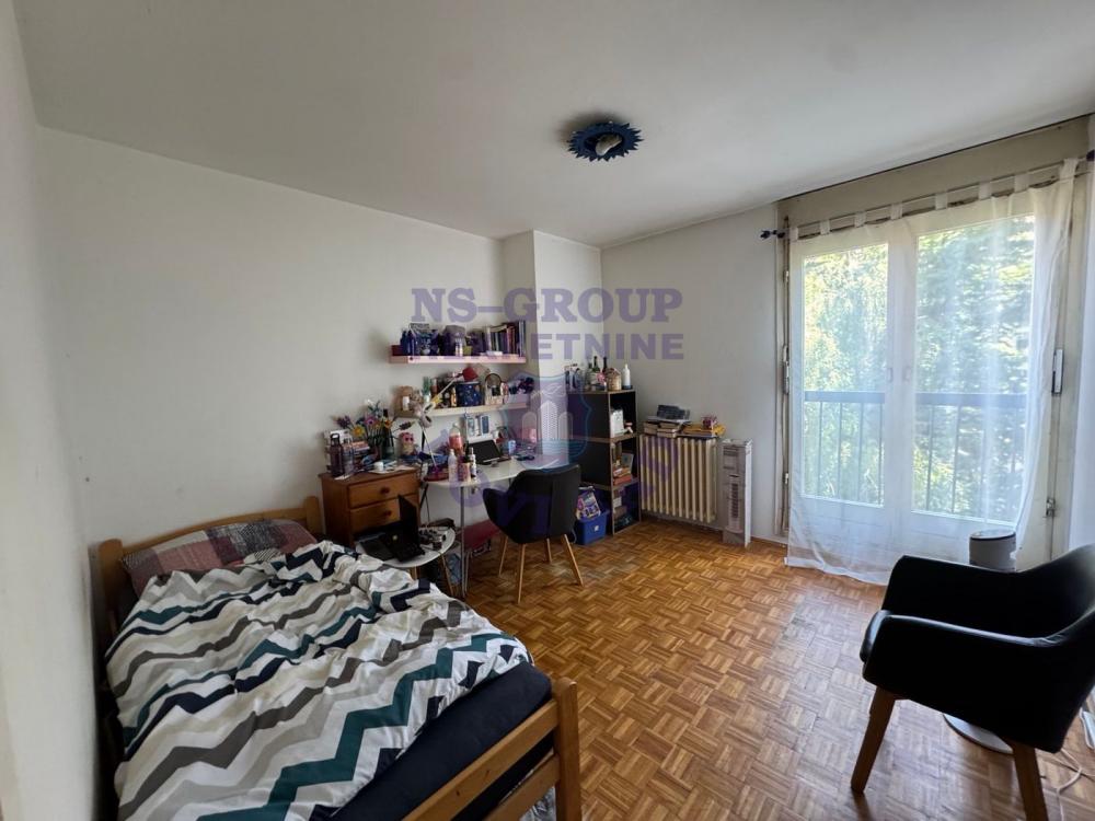 Slika 7 - Prodaje se dvoiposoban stan na Novom Naselju. Agencijska šifra : 547742