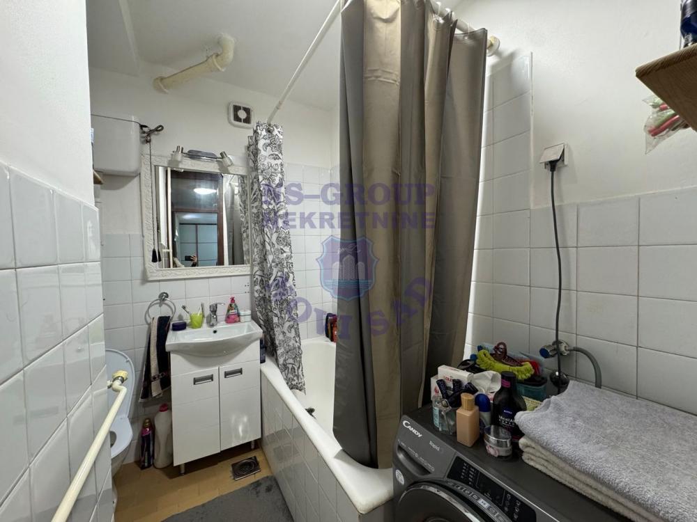 Slika 9 - Prodaje se dvoiposoban stan na Novom Naselju. Agencijska šifra : 547742