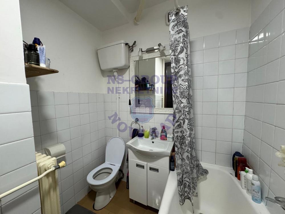 Slika 8 - Prodaje se dvoiposoban stan na Novom Naselju. Agencijska šifra : 547742