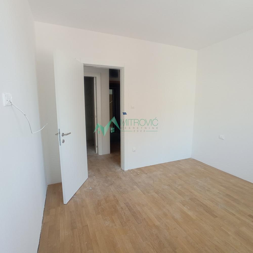 Slika 5 - Jednoiposoban, 55m2, Telep Novi Sad, sa terasom, ima lift