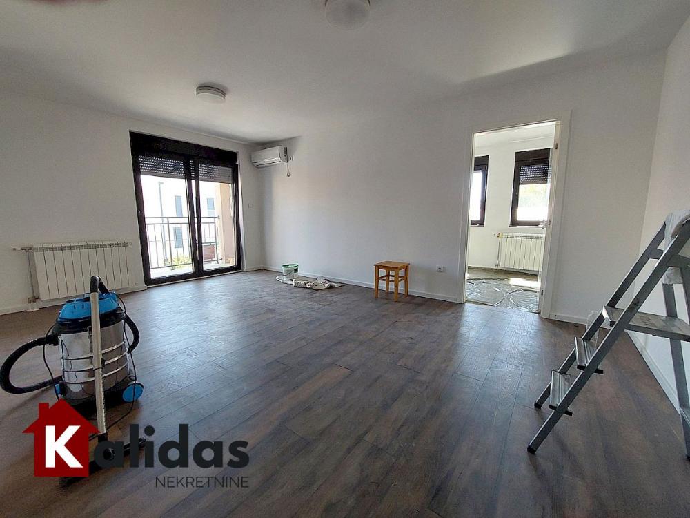Slika 2 - Stan,NOVI SAD,TELEP,kv: 54, € 146840, ID: 1008035