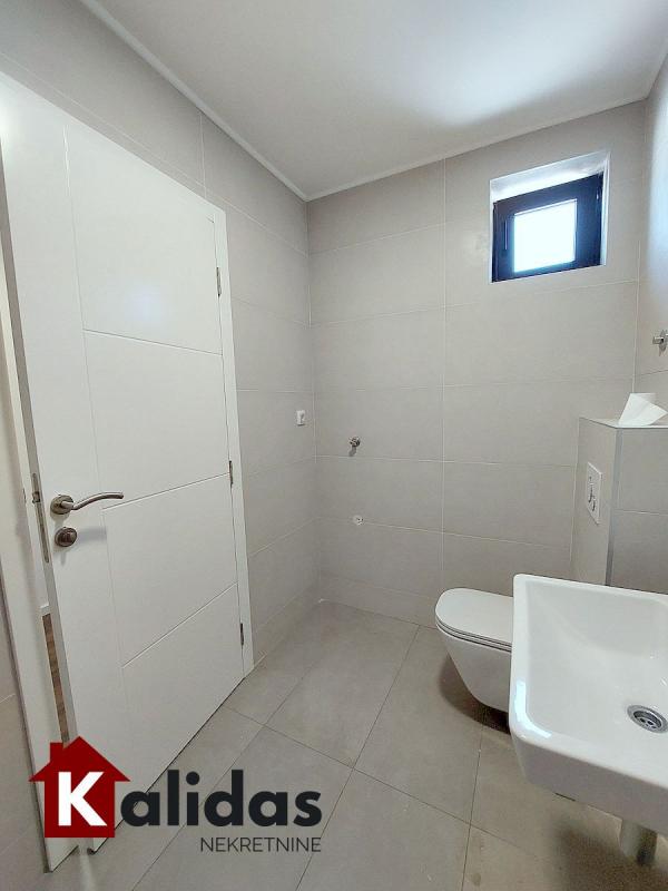Slika 7 - Stan,NOVI SAD,TELEP,kv: 54, € 146840, ID: 1008035