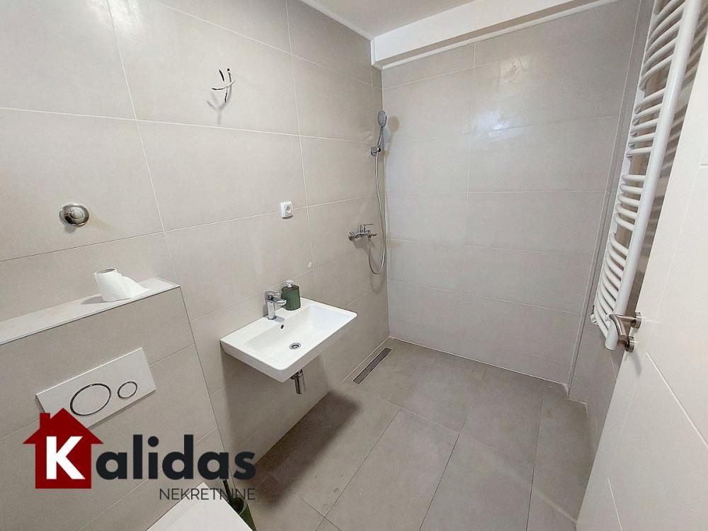 Slika 6 - Stan,NOVI SAD,TELEP,kv: 54, € 146840, ID: 1008035