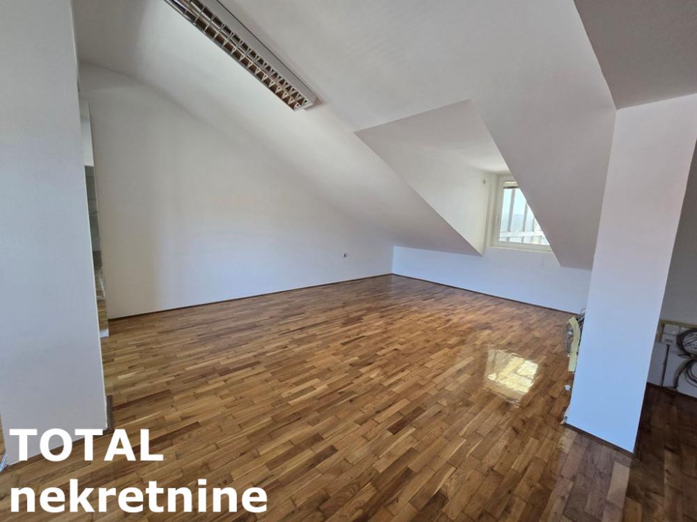 Slika 8 - Stan,NOVI SAD,CENTAR,kv: 216.00, € 484100, ID: 1101224