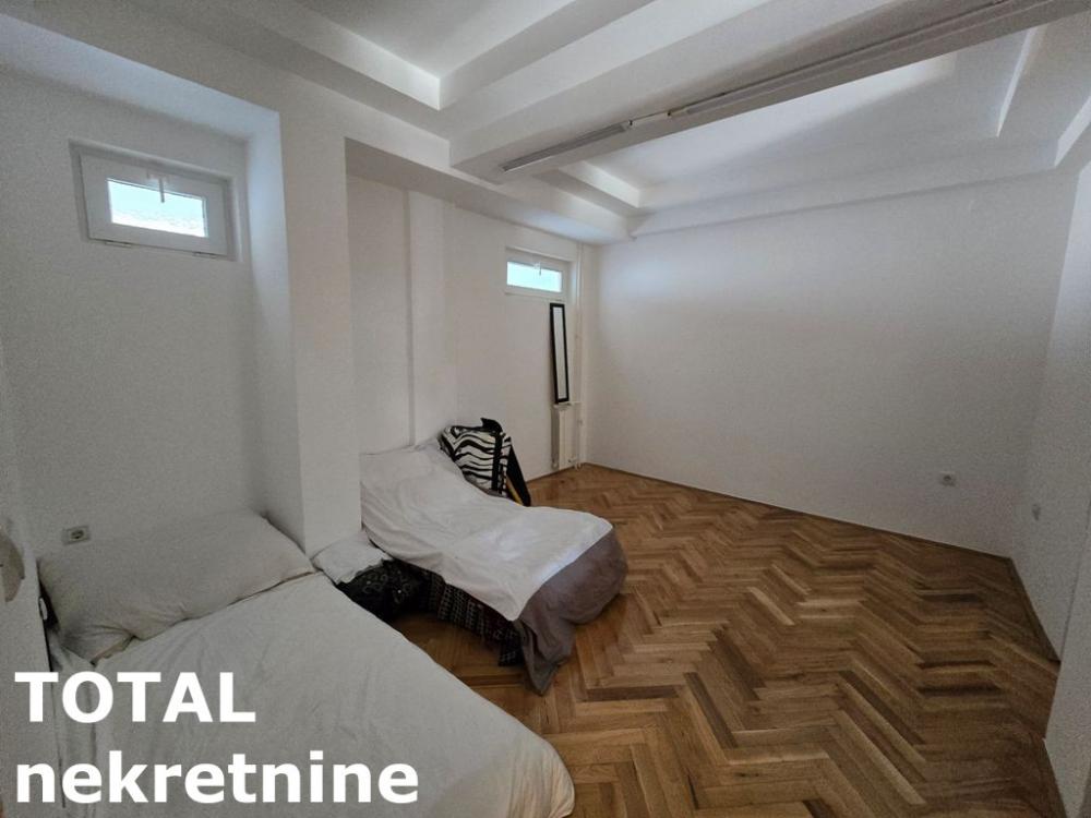 Slika 10 - Stan,NOVI SAD,CENTAR,kv: 216.00, € 484100, ID: 1101224