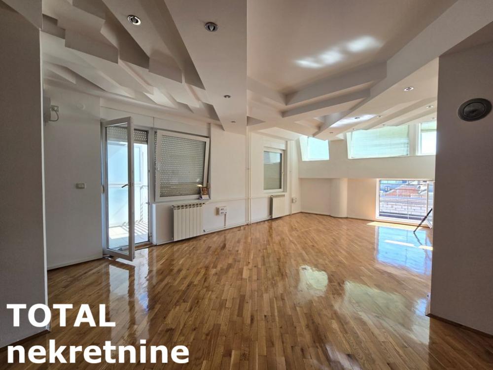 Slika 1 - Stan,NOVI SAD,CENTAR,kv: 216.00, € 484100, ID: 1101224