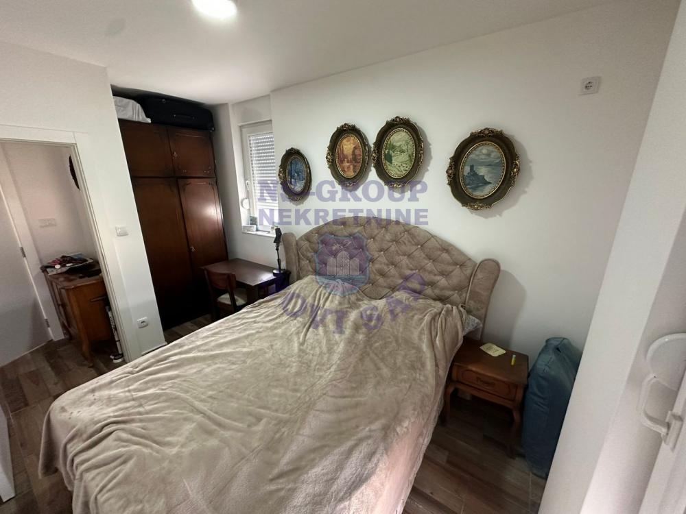 Slika 5 - Predstavljamo vam dvosoban stan na drugom spratu zgrade na Adicama. Agencijska šifra : 546283