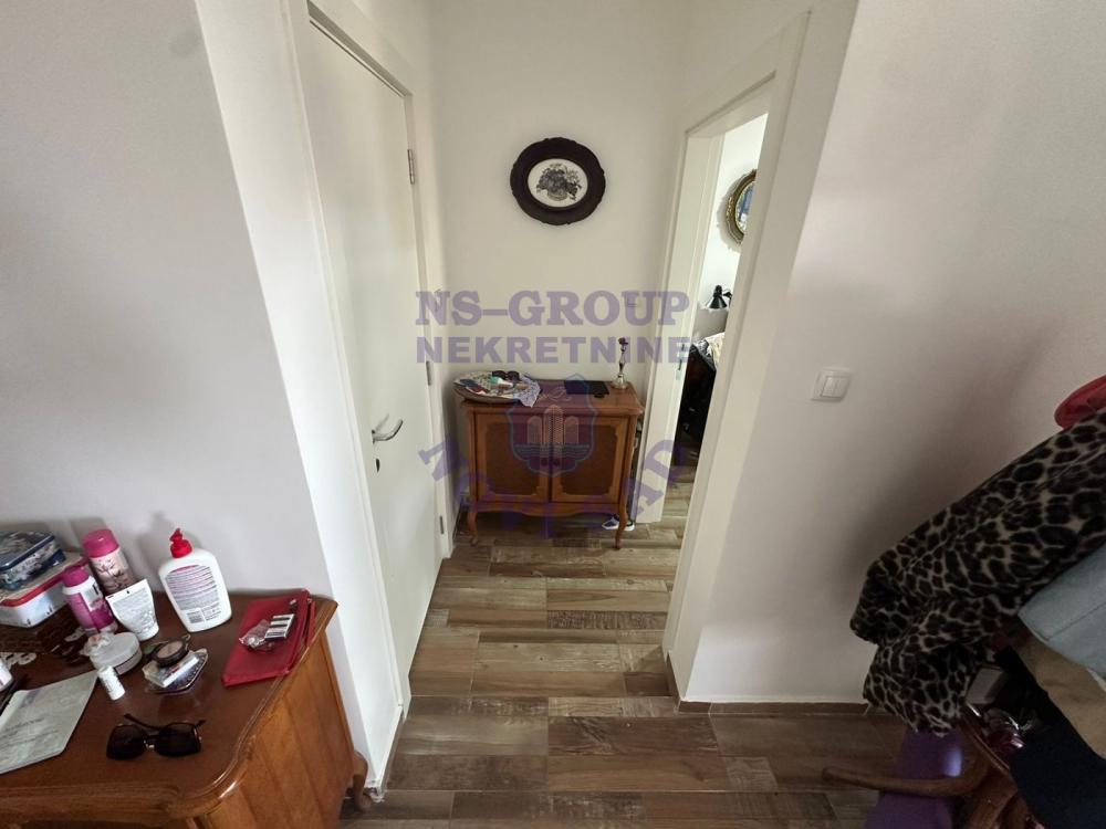 Slika 6 - Predstavljamo vam dvosoban stan na drugom spratu zgrade na Adicama. Agencijska šifra : 546283