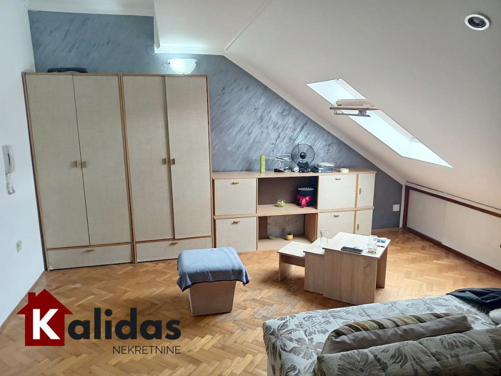 Slika 1 - Stan,NOVI SAD,CENTAR,kv: 25, € 63860, ID: 1008044