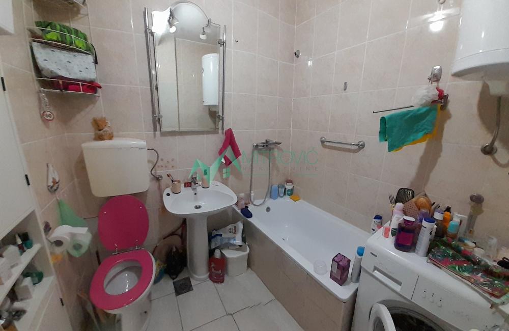 Slika 9 - Adamovićevo naselje, 78m2. Dvoiposoban dupleks stan. 