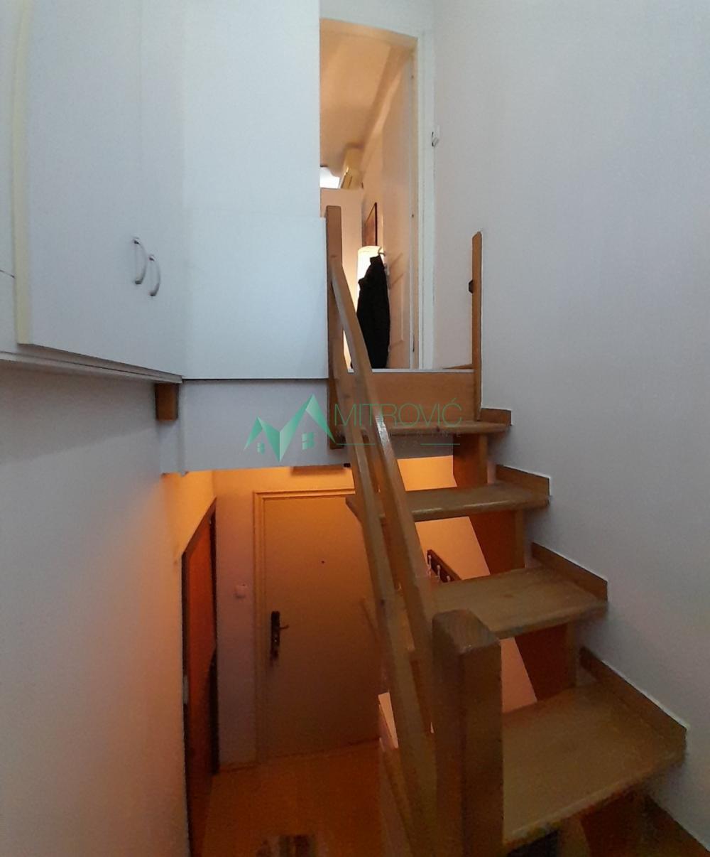 Slika 5 - Adamovićevo naselje, 78m2. Dvoiposoban dupleks stan. 