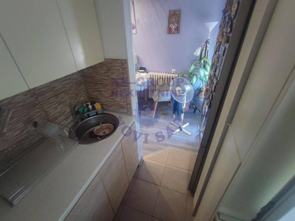 Slika 3 - Predstavaljamo vam odličan stan na mirnoj lokaciji na Novom Naselju. Agencijska šifra : 551434