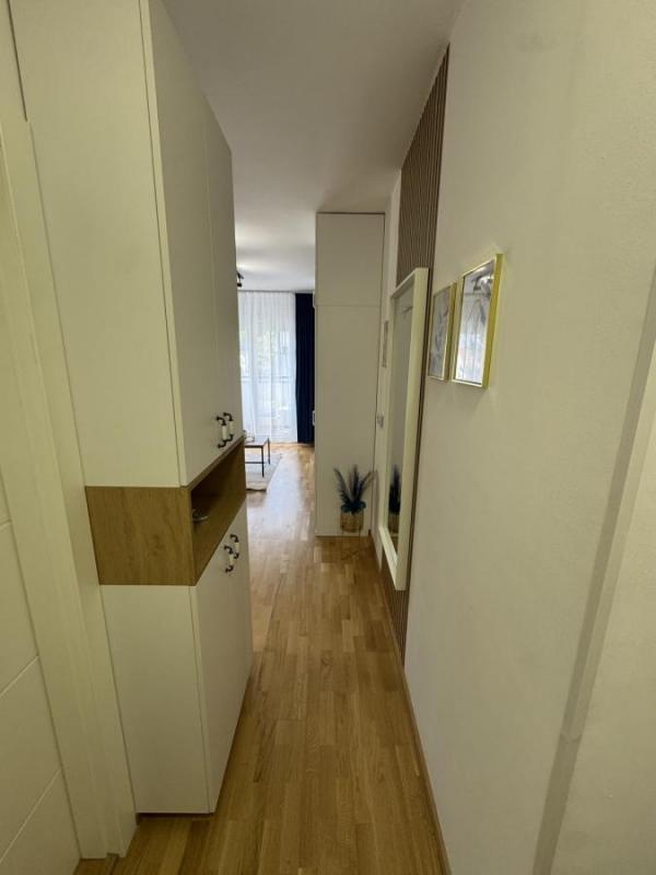 Slika 10 - Nameštena garsonjera sa terasom novogradnja