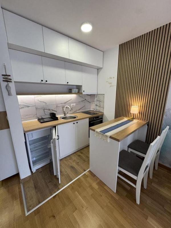 Slika 4 - Nameštena garsonjera sa terasom novogradnja