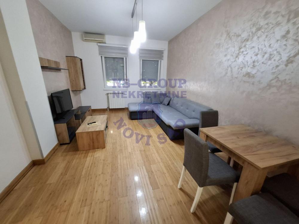 Glavna slika -Odličan dvosoban stan na Novoj Detelinari! 