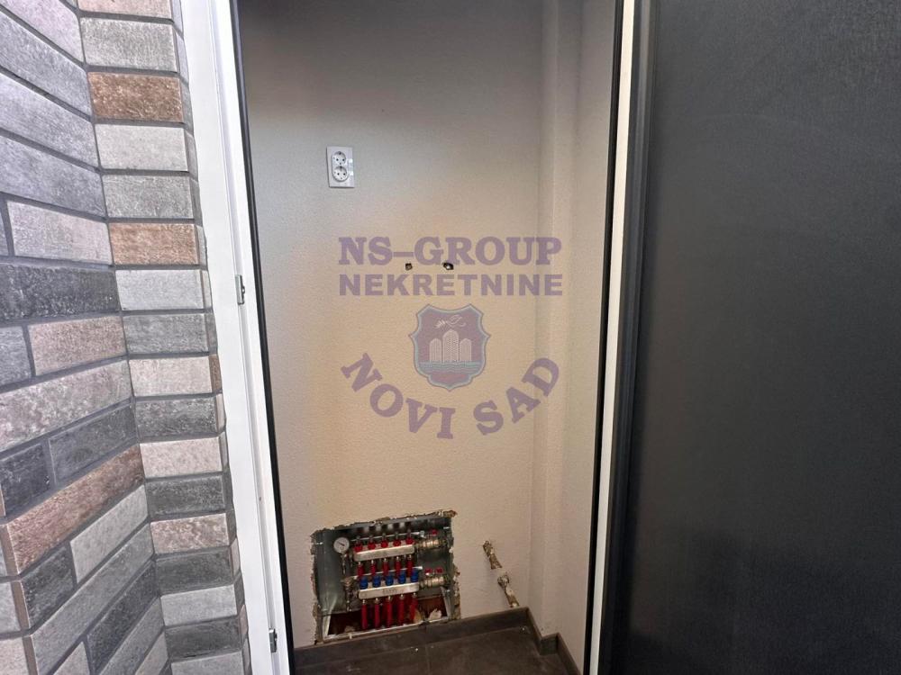 Slika 4 - Na prodaju trosoban stan na Adicama prelepog rasporeda. Agencijska šifra : 552063