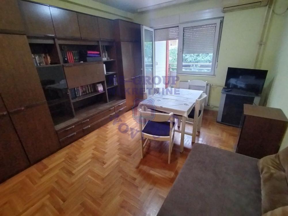 Glavna slika -Uknjižena nekretnina na odličnoj poziciji na Grbavici.  