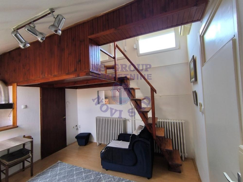 Glavna slika -~ Garsonjera sa galerijom na Novom Naselju ~ 