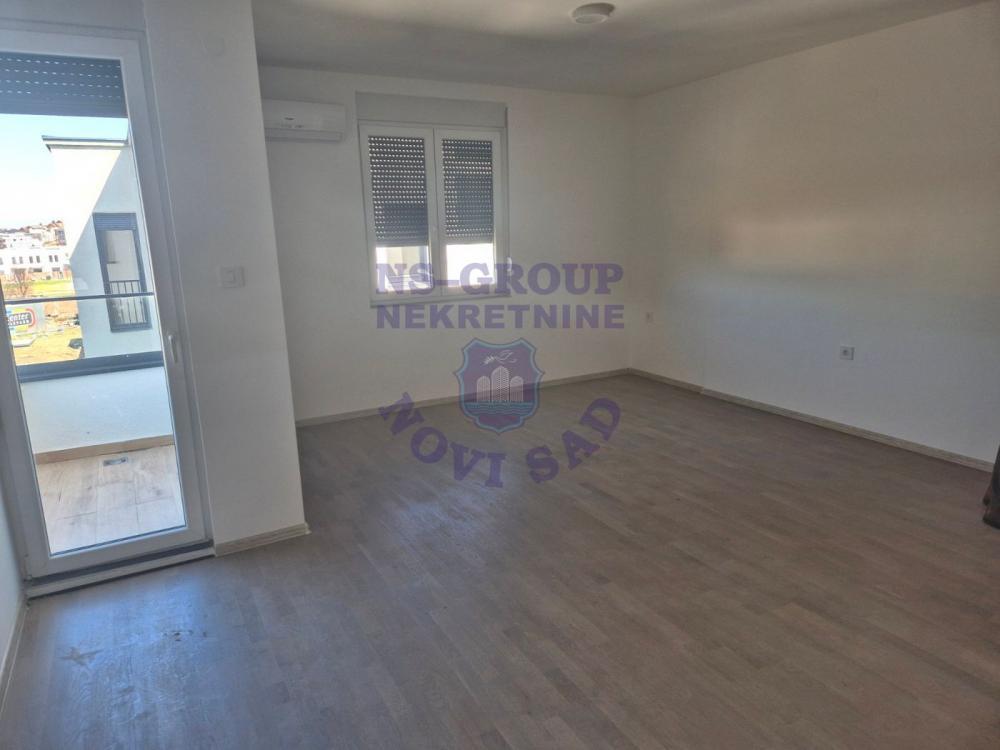 Glavna slika -Predstavljamo vam zgradu sa tri stana koja je savršen spoj luksuza, kvaliteta i funkcionalnosti.  Agencijska šifra : 544890