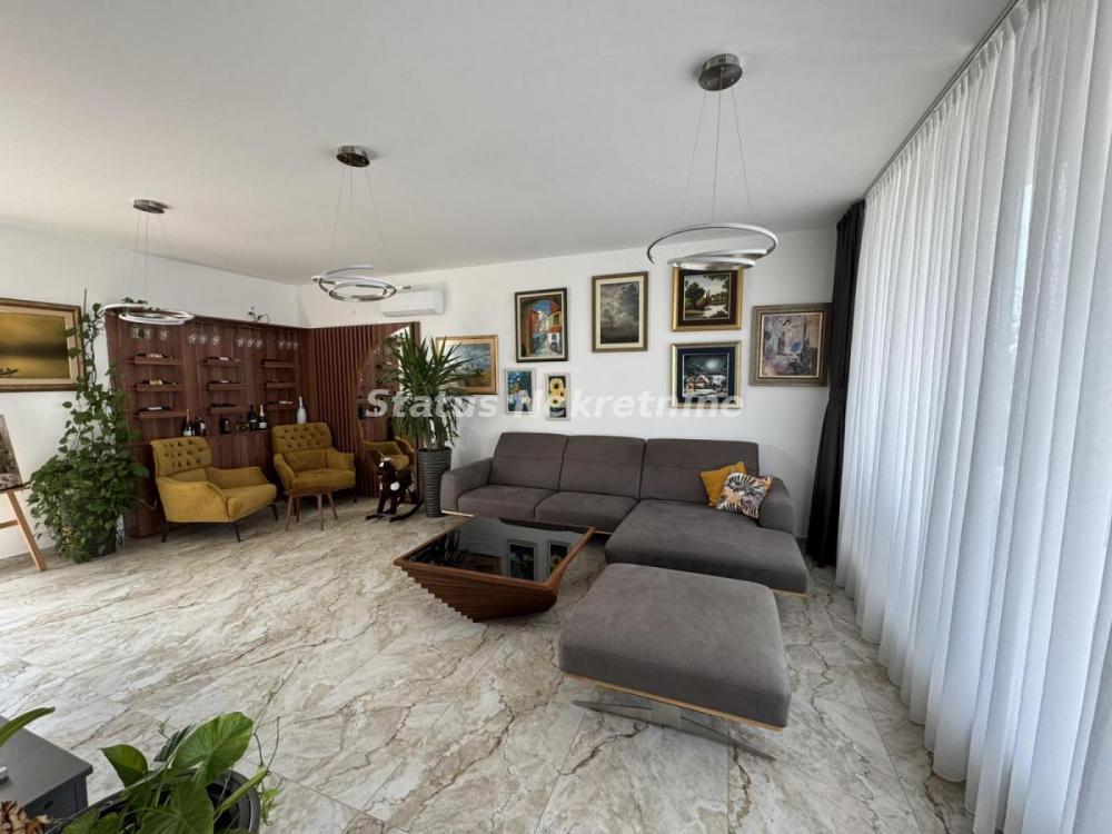 Glavna slika -HITNO-Extra - Stan  sa pogledom na Dunav