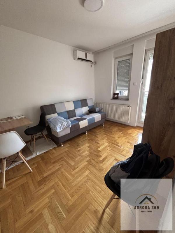 Slika 1 - PRODAJE SE JEDNOIPOSOBAN STAN U NOVOM SADU- NOVA DETELINARA