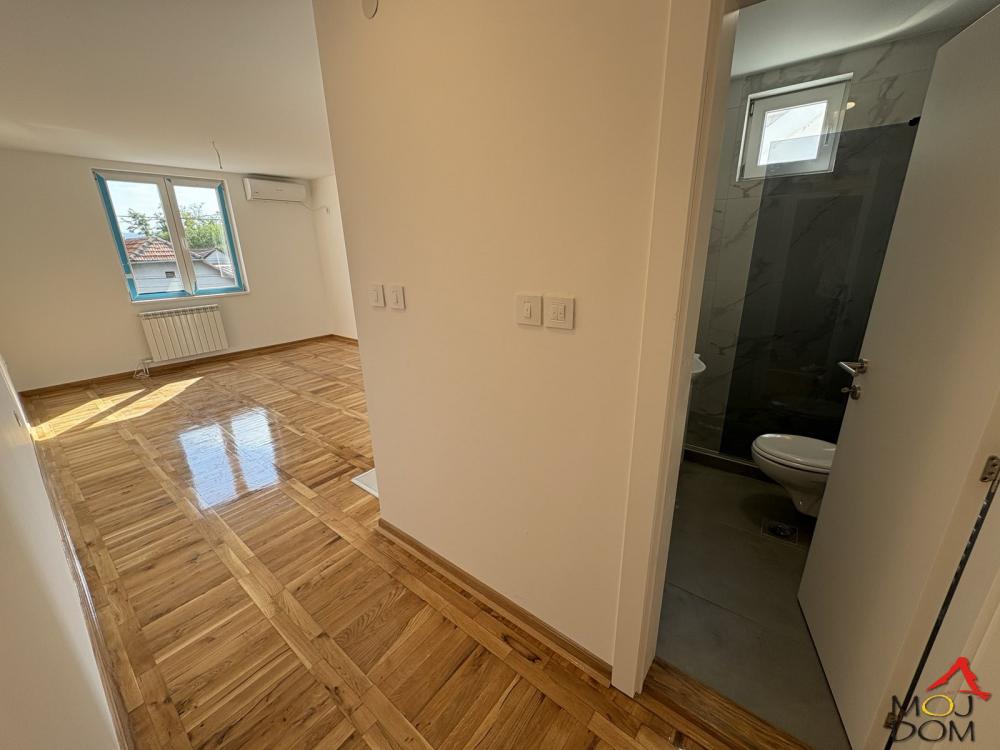 Slika 8 - Stan,NOVI SAD,TELEP,kv: 29, € 73200, ID: 1031103