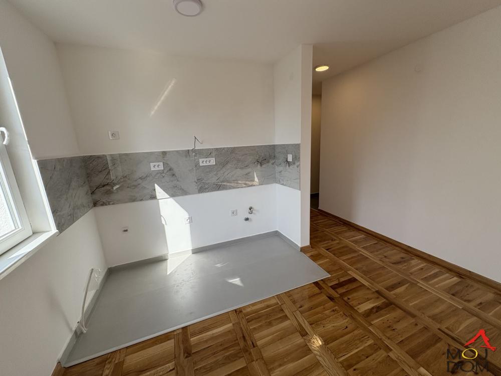 Slika 3 - Stan,NOVI SAD,TELEP,kv: 29, € 73200, ID: 1031103