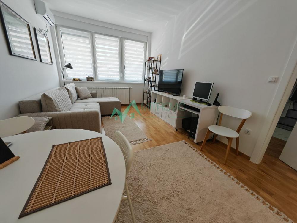 Slika 1 - Telep, 42m2. Nov dvosoban stan sa nameštajem! 