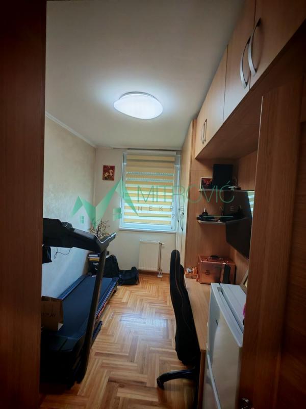 Slika 11 - Prelep, uknjižen trosoban stan na Telepu. 72m2. Mogućnost kupovine garaže. 