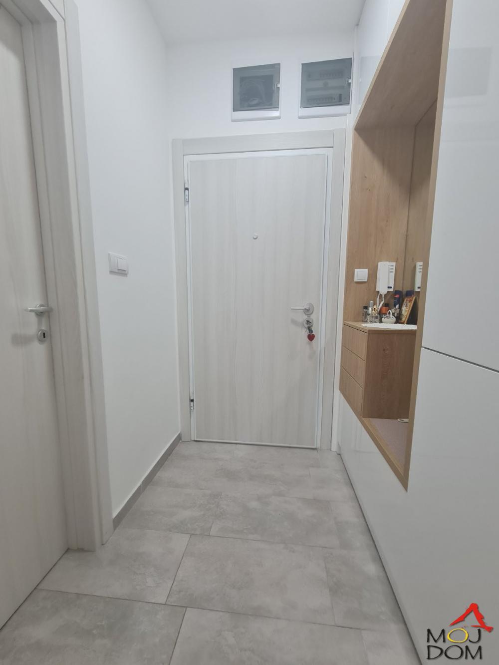Slika 9 - Stan,NOVI SAD,ADICE,kv: 42, € 96900, ID: 1031091