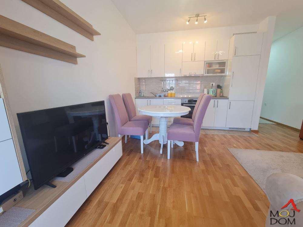 Slika 3 - Stan,NOVI SAD,ADICE,kv: 42, € 96900, ID: 1031091