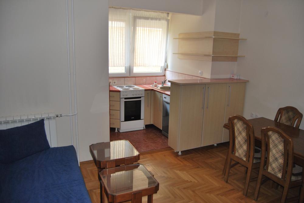 Slika 3 - Dvosoban, 60m2, Veselina Masleše Novi Sad, sa terasom, ima lift