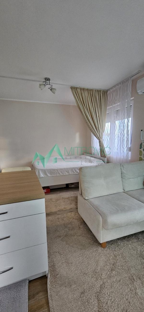 Slika 4 - Adice-Telep, Novi Sad - jedinstvena garsonjera sa parking mestom  