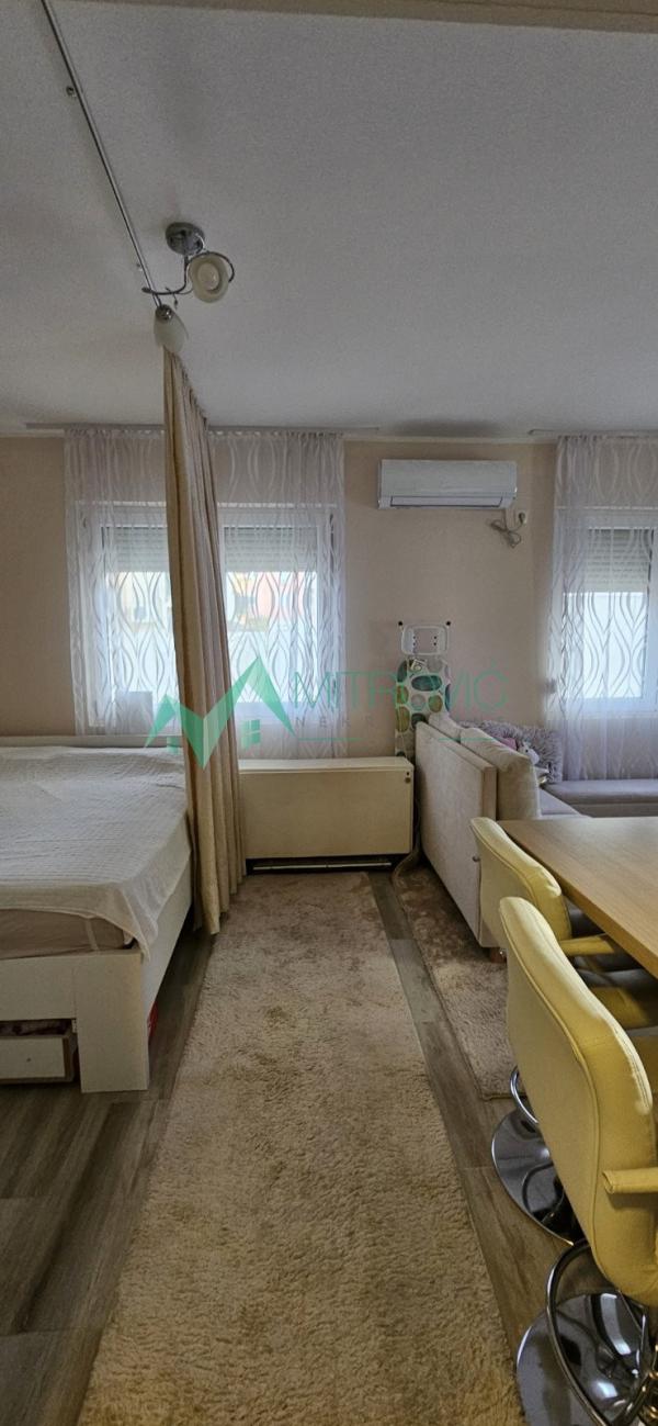 Slika 8 - Adice-Telep, Novi Sad - jedinstvena garsonjera sa parking mestom  