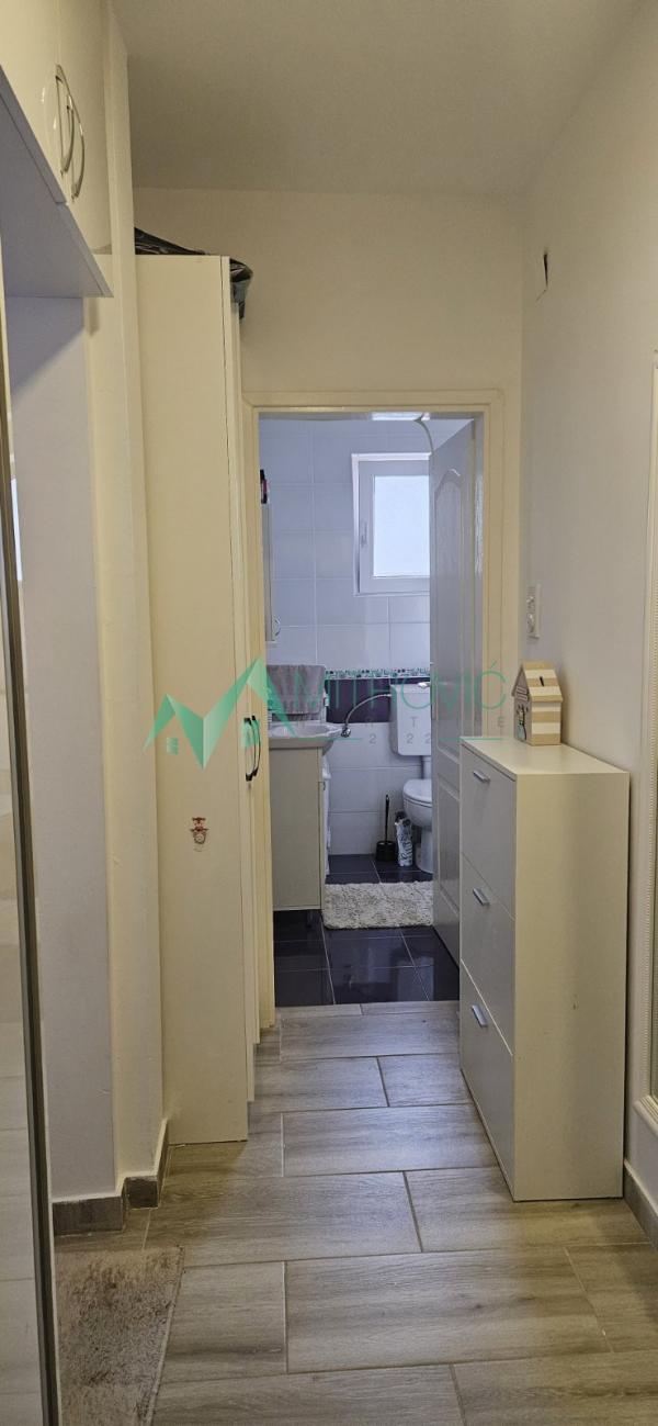 Slika 9 - Adice-Telep, Novi Sad - jedinstvena garsonjera sa parking mestom  