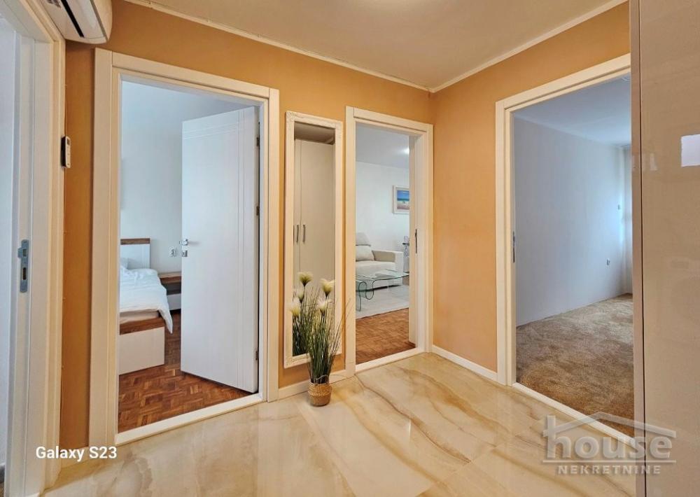 Slika 3 - Stan,NOVI SAD,CENTAR,kv: 56.00, € 170000, ID: 1064452